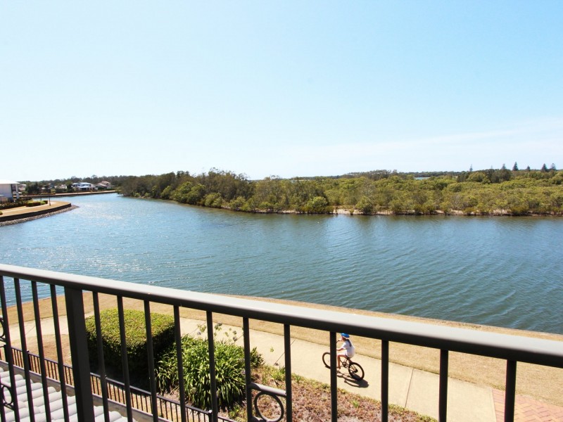 2/8 Diamantina Circuit, Harrington NSW 2427