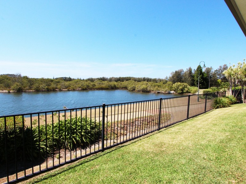 2/8 Diamantina Circuit, Harrington NSW 2427