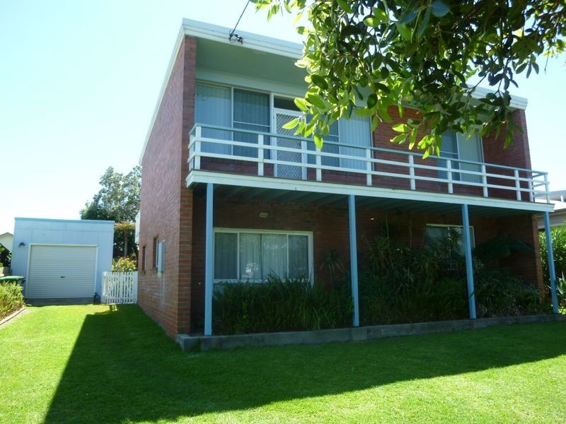 8 Leopold Street, Crowdy Head NSW 2427