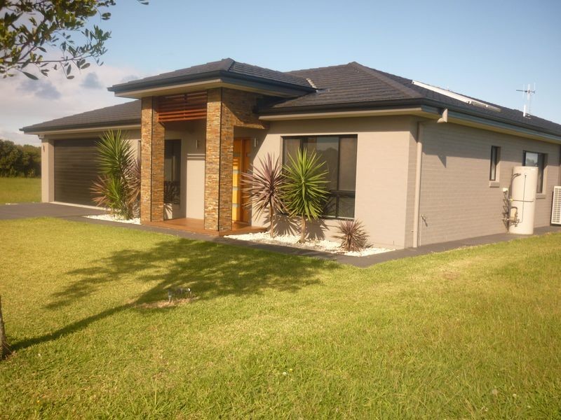 8 Lazzarini Drive, Harrington NSW 2427