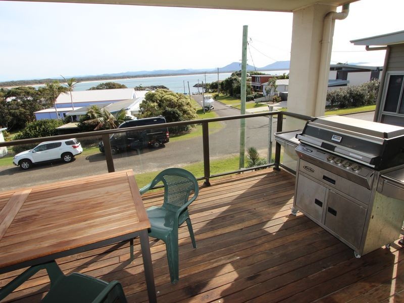 17 Joyce Street, Crowdy Head NSW 2427