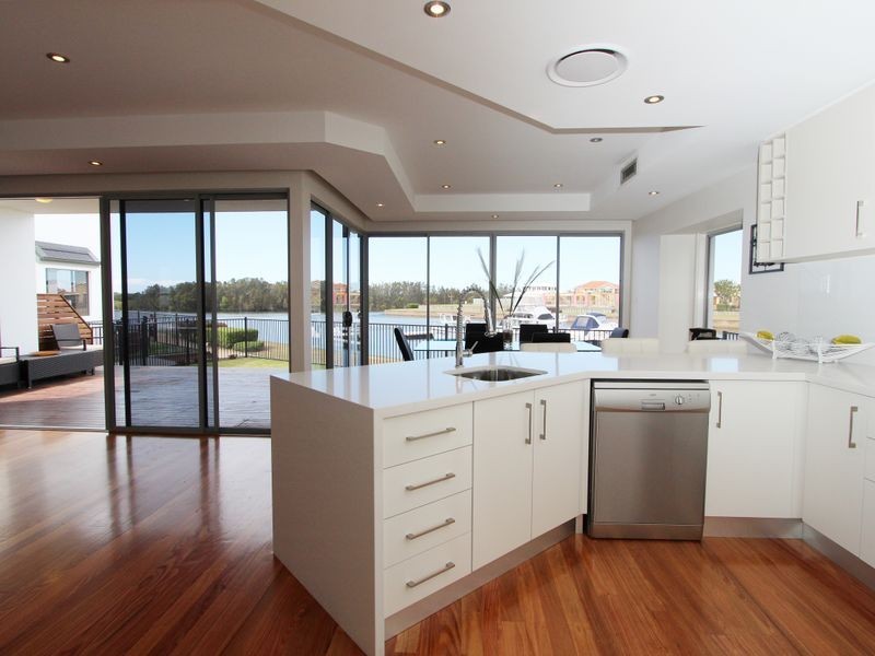 12/4-6 Electra Parade, Harrington NSW 2427