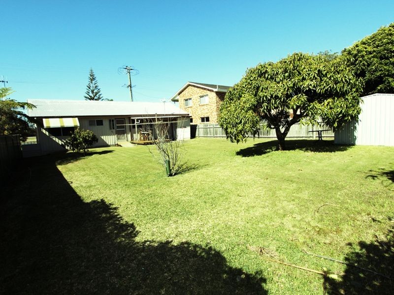 203 Beach Street, Harrington NSW 2427