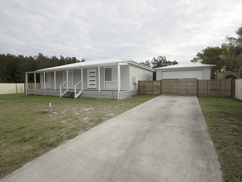 17 Dolphin Park Crescent, Harrington NSW 2427