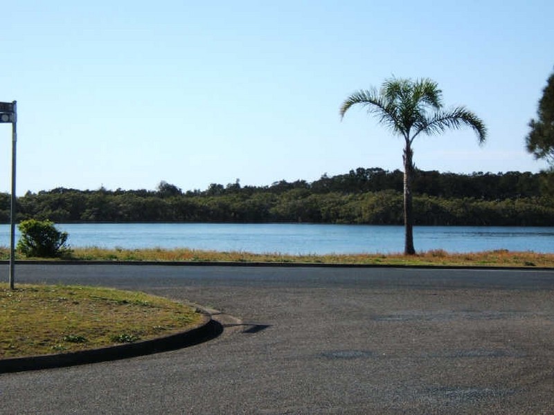 6 Glacken Street, Harrington NSW 2427
