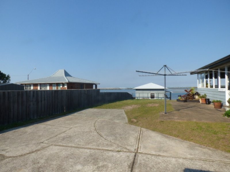 1/42 Beach Stret, Harrington NSW 2427