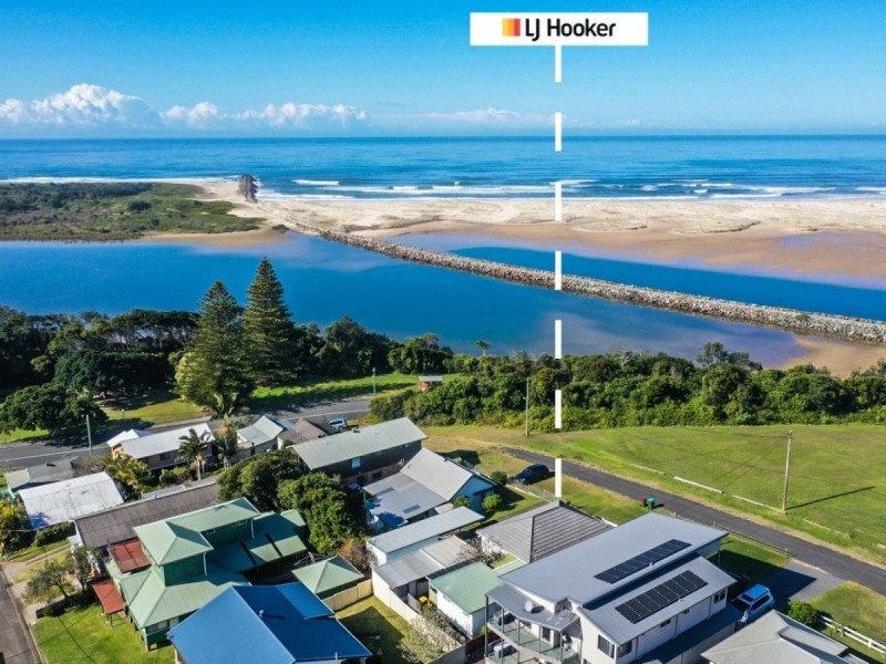 9 High Street, Harrington NSW 2427