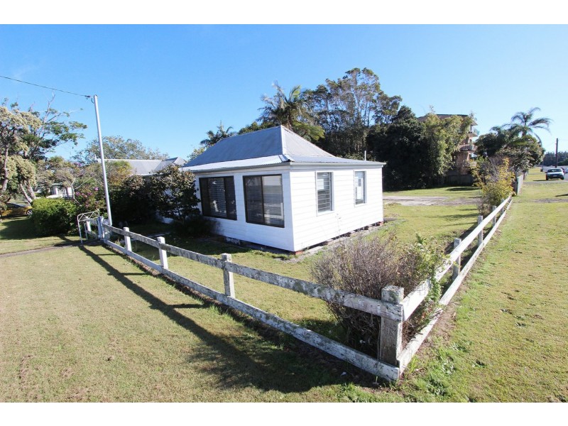 55 High Street, Harrington NSW 2427