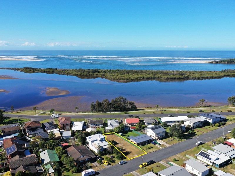 13 Glacken Street, Harrington NSW 2427