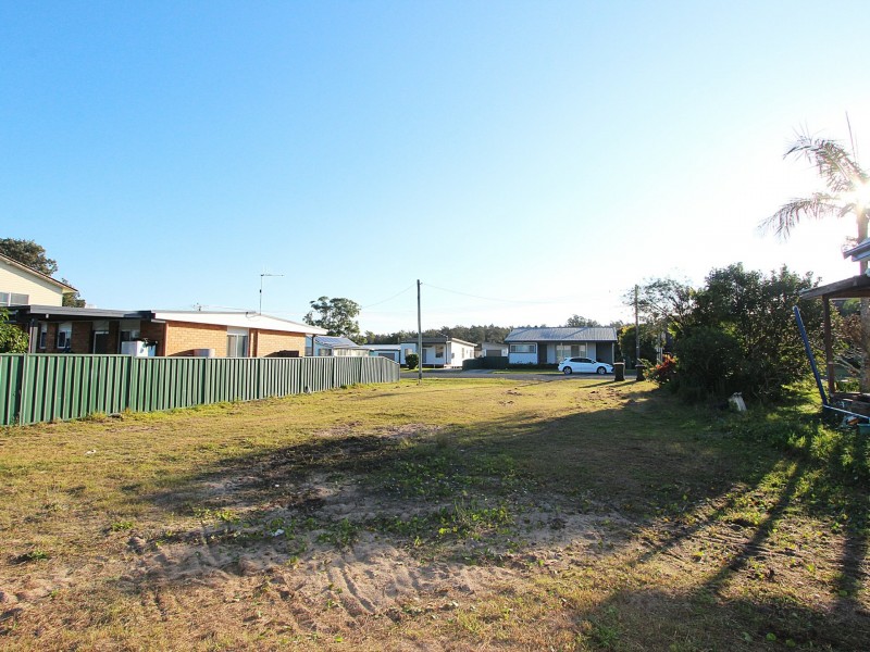 13 Glacken Street, Harrington NSW 2427