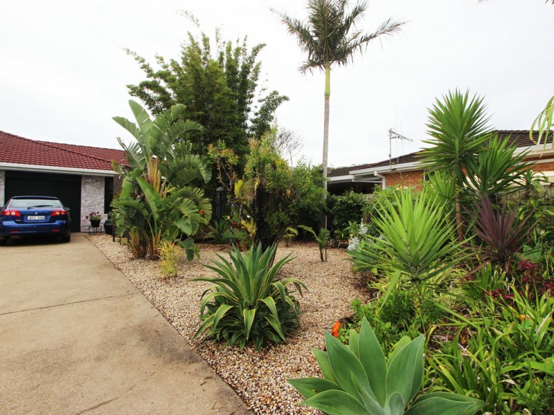 Unit 2/4 Damian Close, Harrington NSW 2427