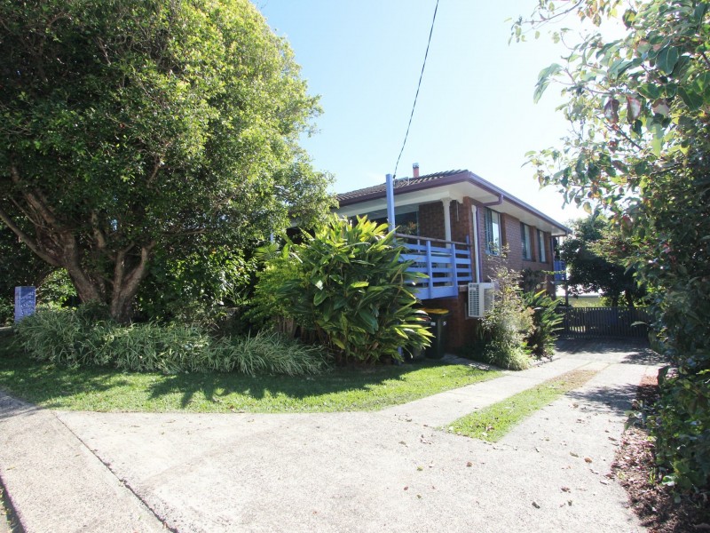 9 Church Street, Harrington NSW 2427