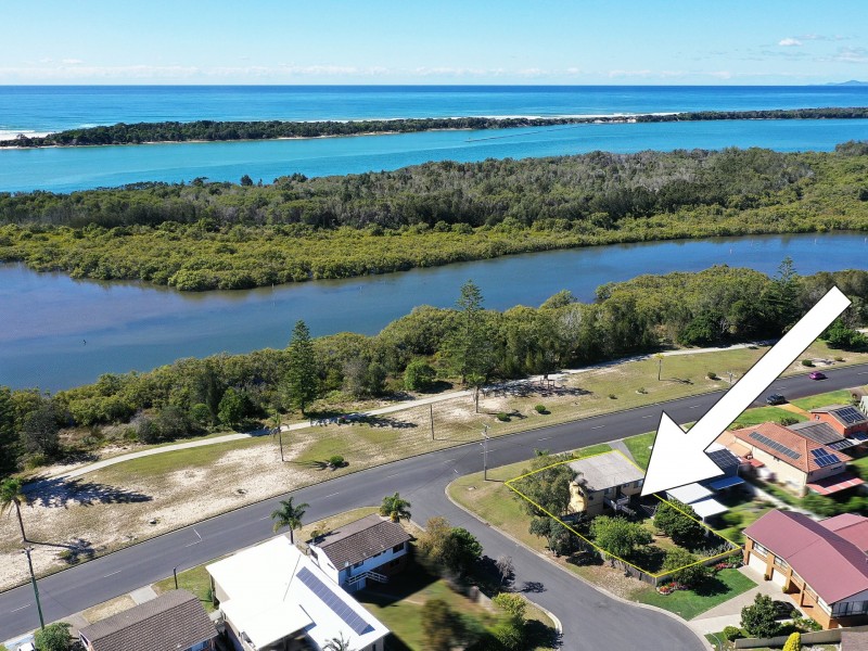 211 Beach Street, Harrington NSW 2427