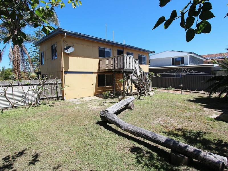 211 Beach Street, Harrington NSW 2427