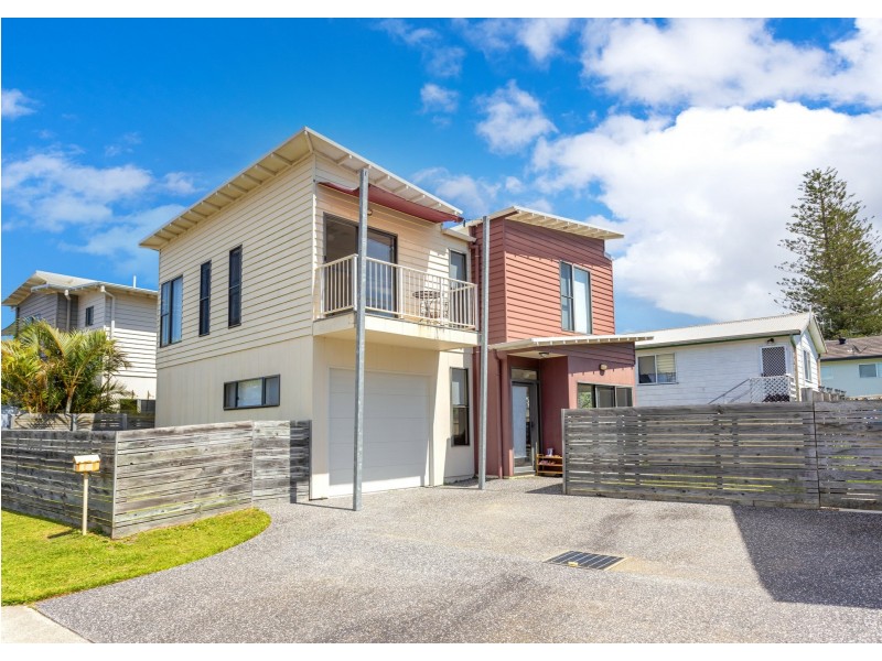 2/45 Beach Street, Harrington NSW 2427