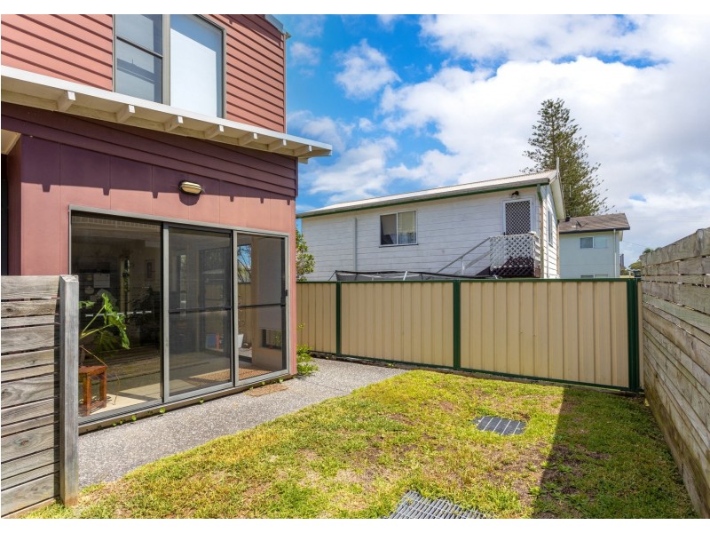 2/45 Beach Street, Harrington NSW 2427