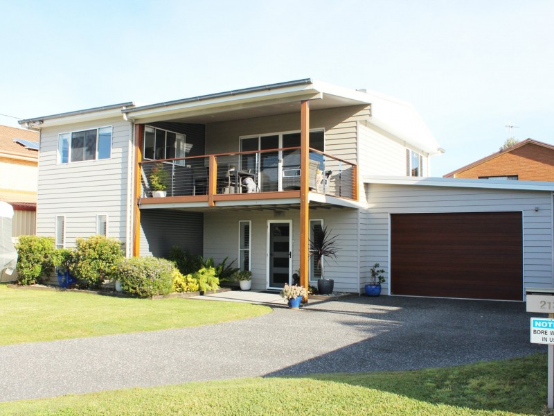 213 Beach Street, Harrington NSW 2427