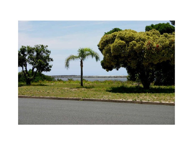 105 Beach Street, Harrington NSW 2427