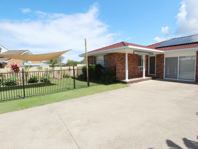 1/4 Damien Place, Harrington NSW 2427