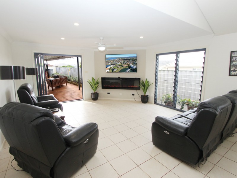 1 John Gollan Avenue, Harrington NSW 2427