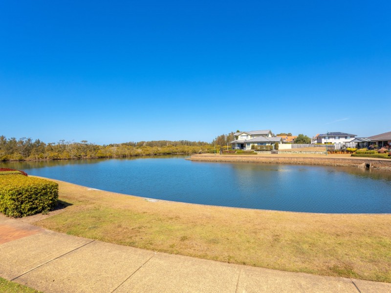 2/1 Ulmarra Close, Harrington NSW 2427