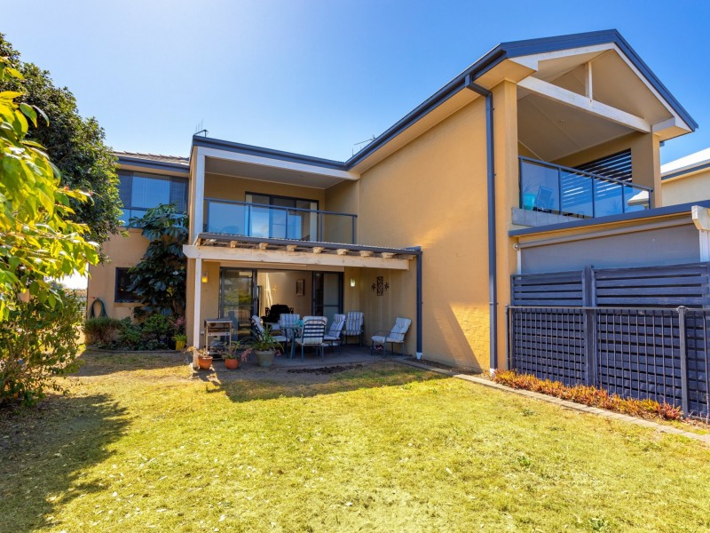 2/1 Ulmarra Close, Harrington NSW 2427