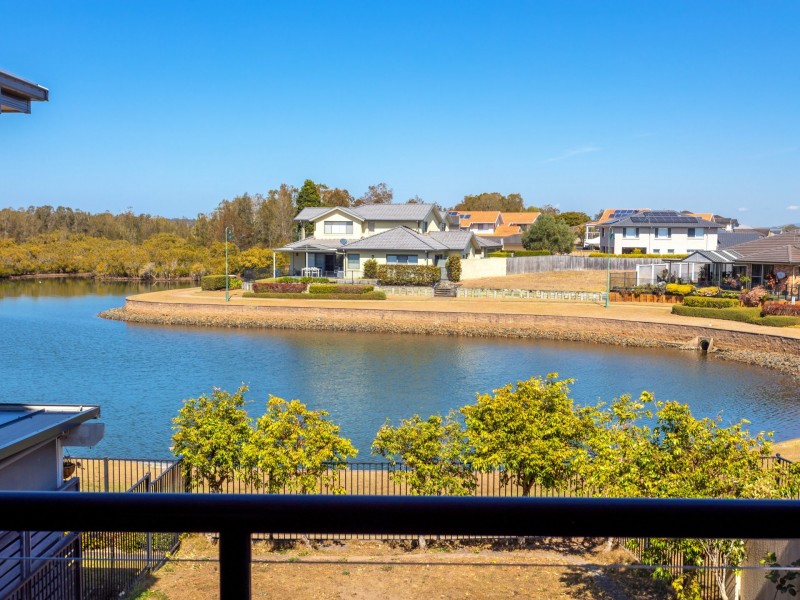 2/1 Ulmarra Close, Harrington NSW 2427