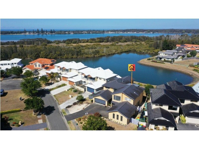 2/1 Ulmarra Close, Harrington NSW 2427