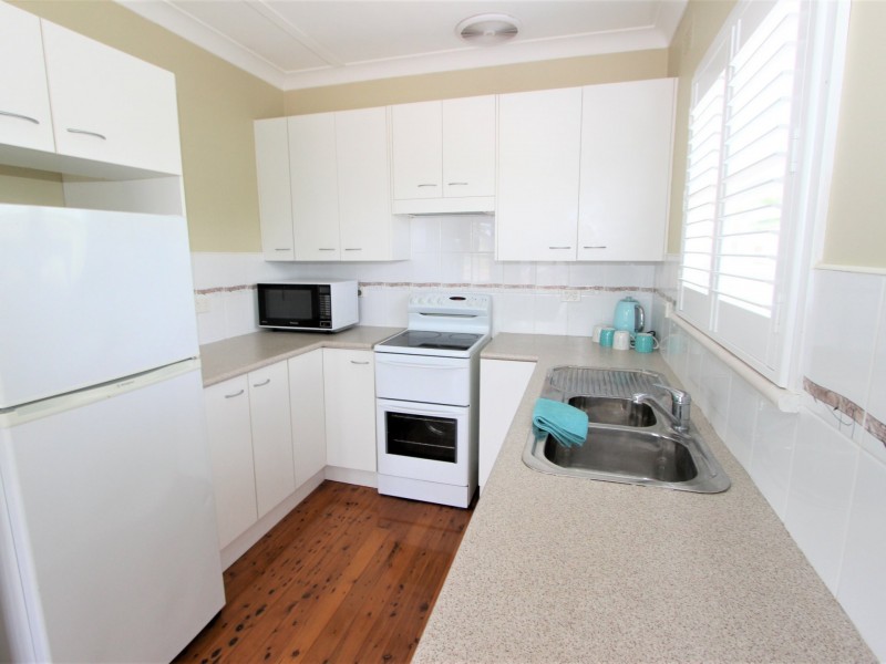 8 Crown Street, Harrington NSW 2427
