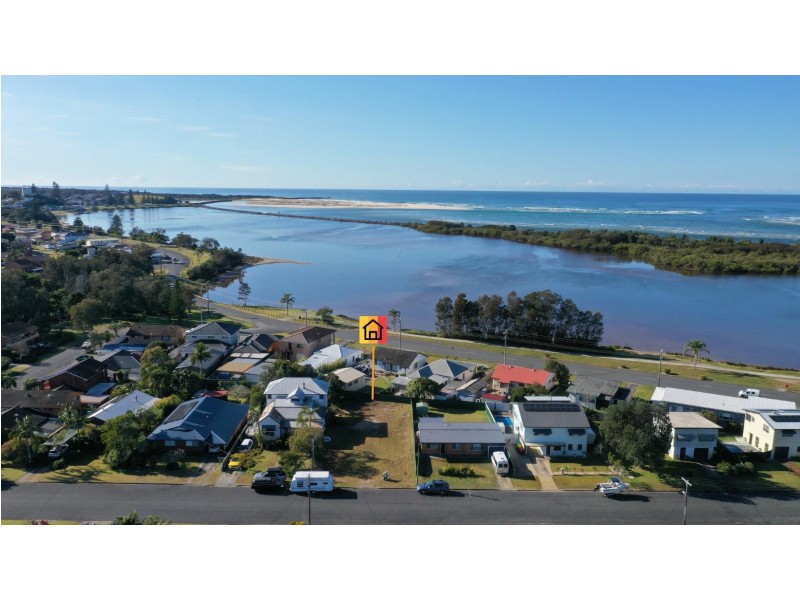 13 Glacken Street, Harrington NSW 2427