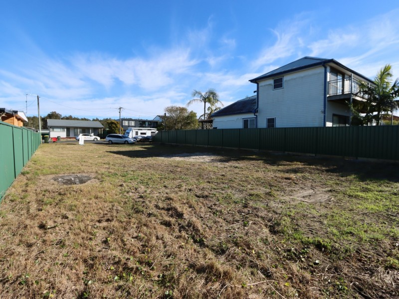 13 Glacken Street, Harrington NSW 2427