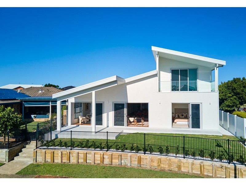 2 Ulmurra Close, Harrington NSW 2427