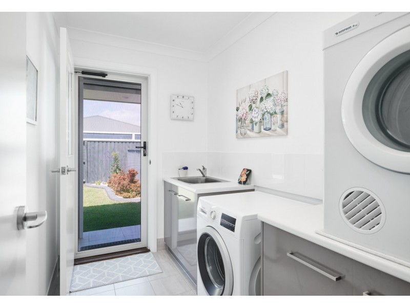 8 Rifleman Place, Harrington NSW 2427