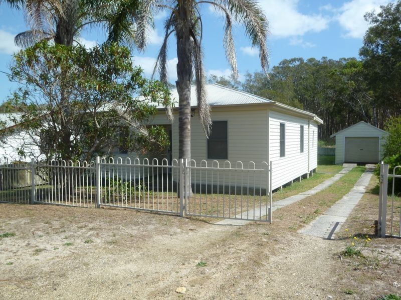 13 Crowdy Street, Harrington NSW 2427