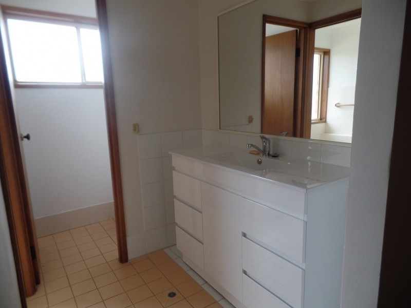 34 Katherine Crescent, Green Point NSW 2251