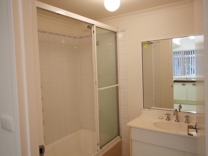 1/70 Karalta Road, Erina NSW 2250