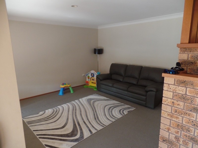 17 Woodport Close, Erina NSW 2250