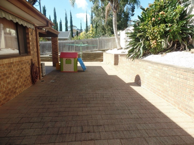 17 Woodport Close, Erina NSW 2250