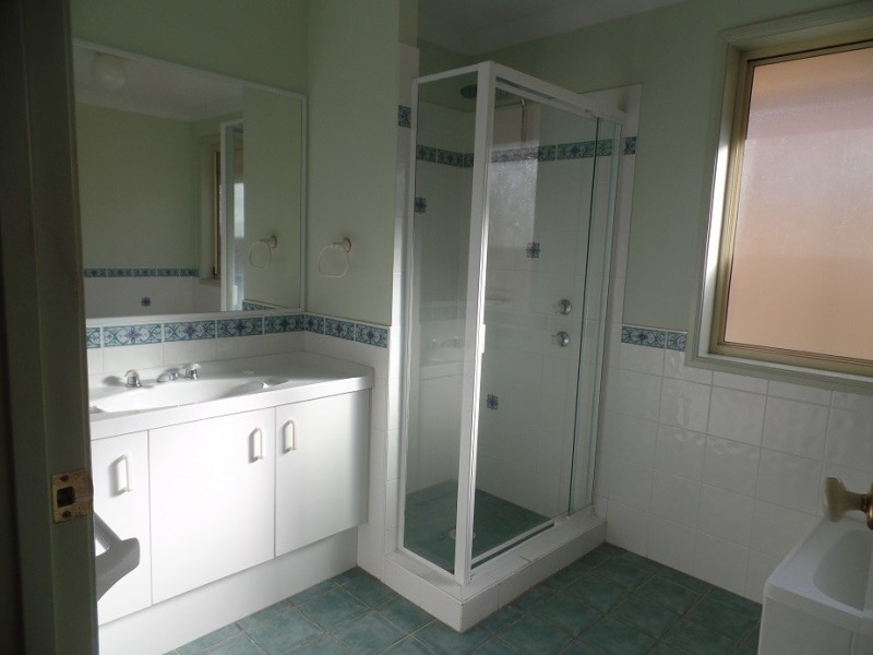 11 Bannister Drive, Erina NSW 2250