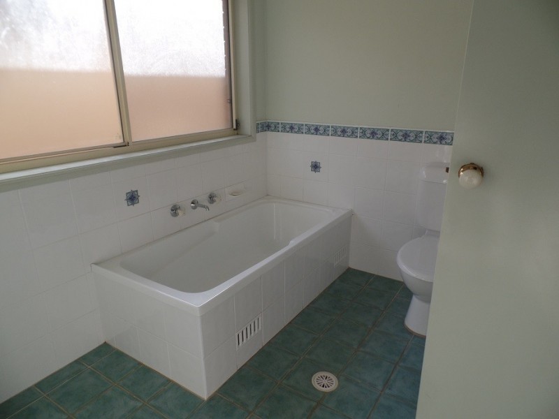 11 Bannister Drive, Erina NSW 2250