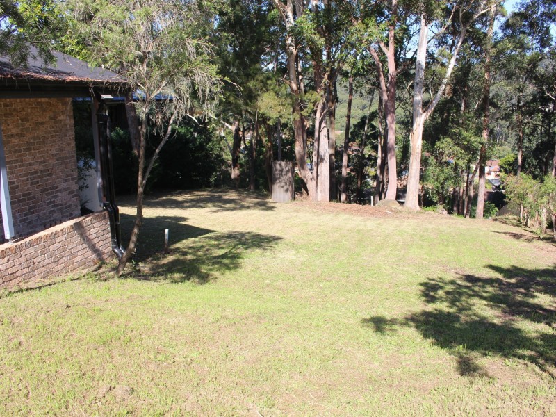 6 Ruby Place, Green Point NSW 2251