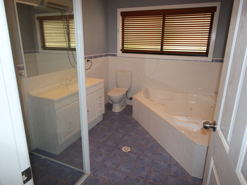 100 Ridgeway Road, Avoca Beach NSW 2251
