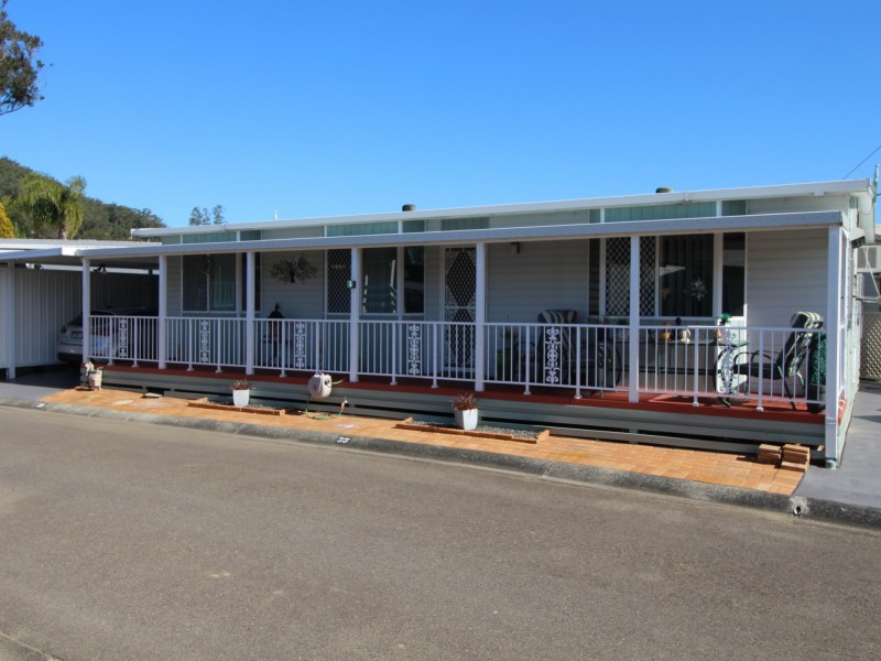 35 First Avenue Broadlands Estate, Green Point NSW 2251