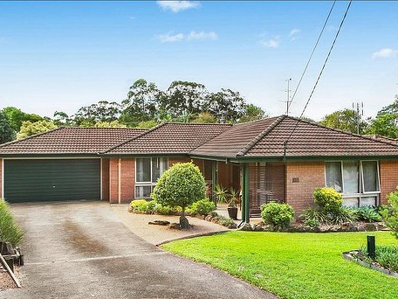 10 Camden Close, Point Clare NSW 2250