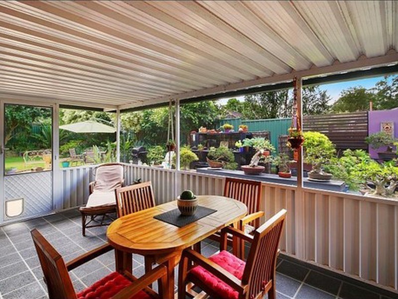 10 Camden Close, Point Clare NSW 2250