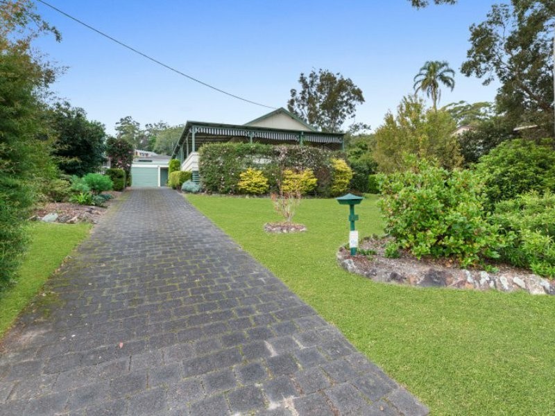 20 Edgewater Avenue, Green Point NSW 2251