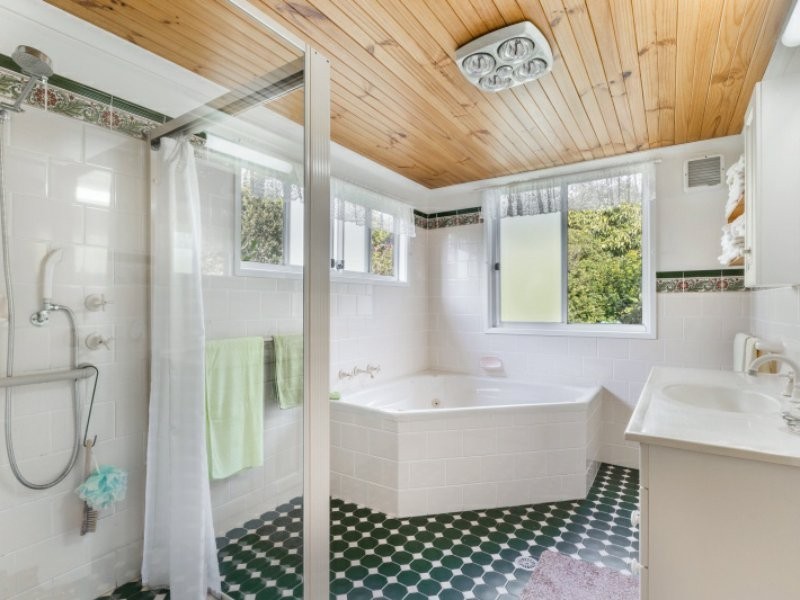 20 Edgewater Avenue, Green Point NSW 2251