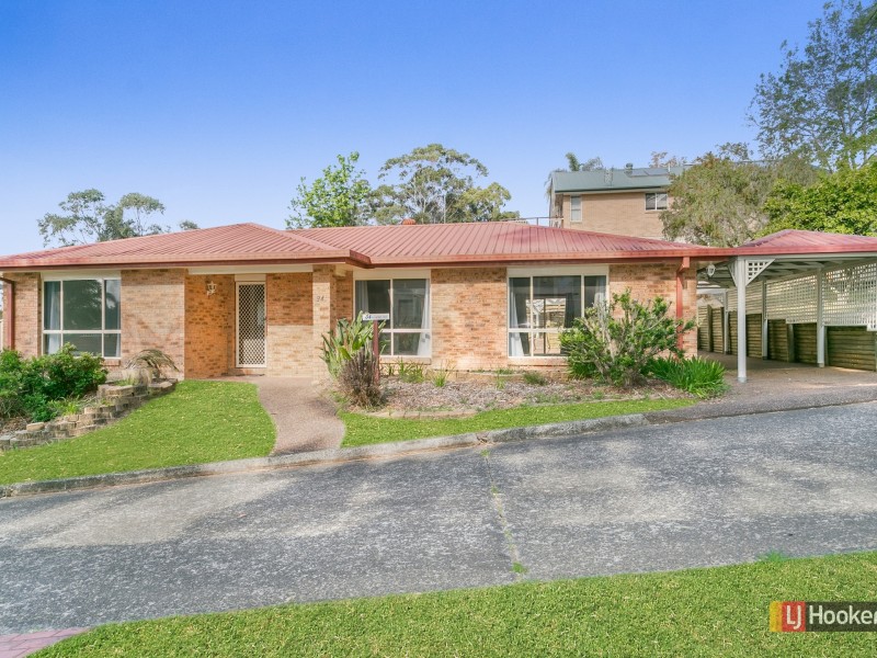 34 Katherine Crescent, Green Point NSW 2251