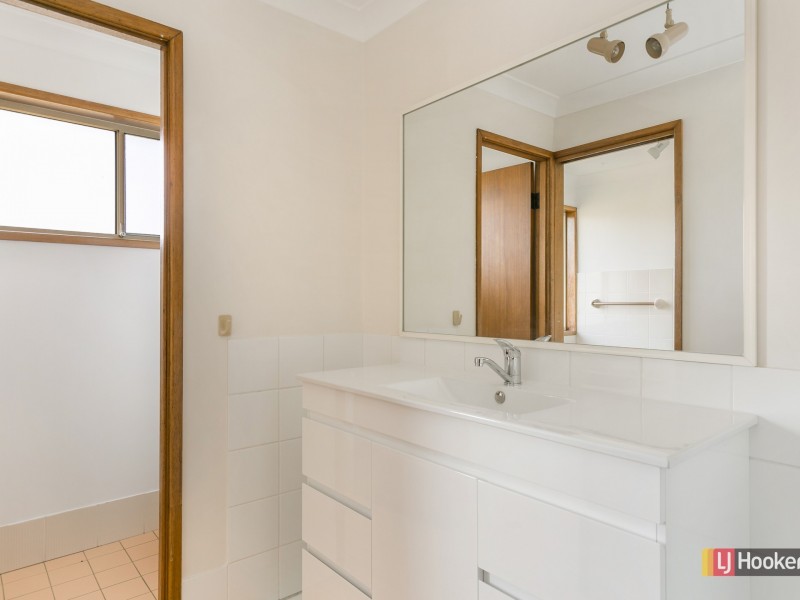 34 Katherine Crescent, Green Point NSW 2251