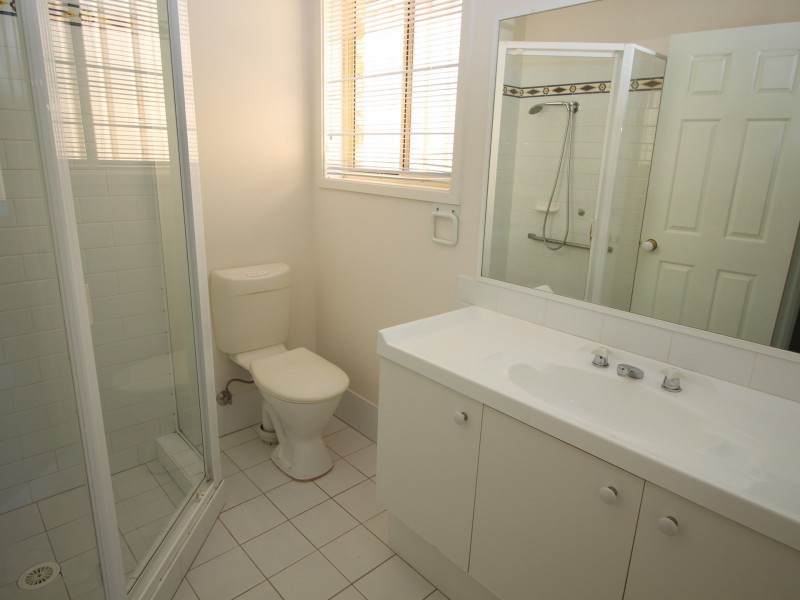 137 James Sea Drive, Green Point NSW 2251